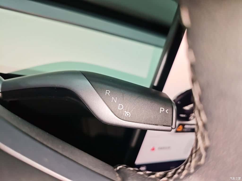 Tesla Model Y, 2023 14
