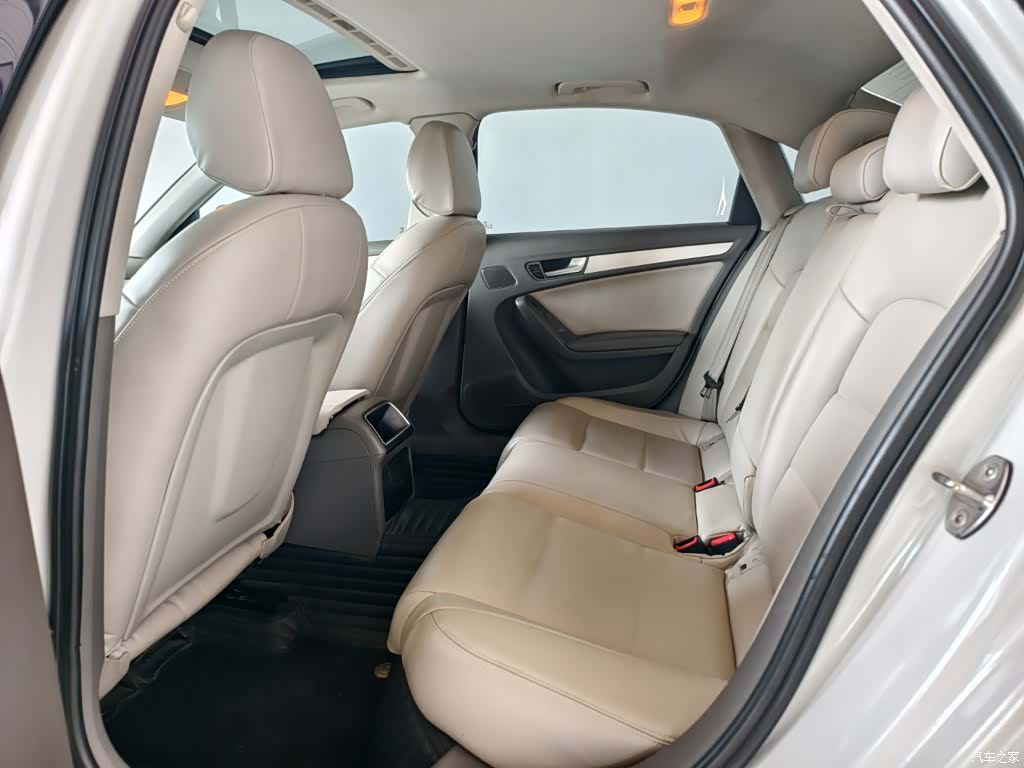 Audi A4L, 2010 7