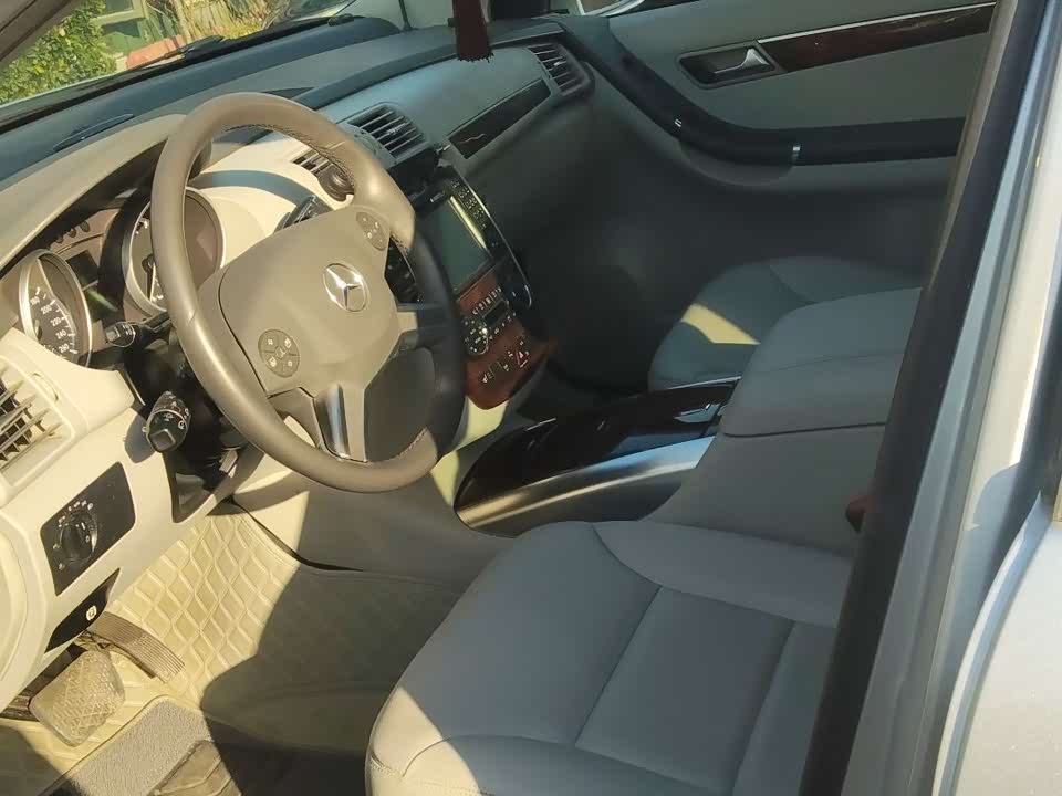 Mercedes-Benz R-class