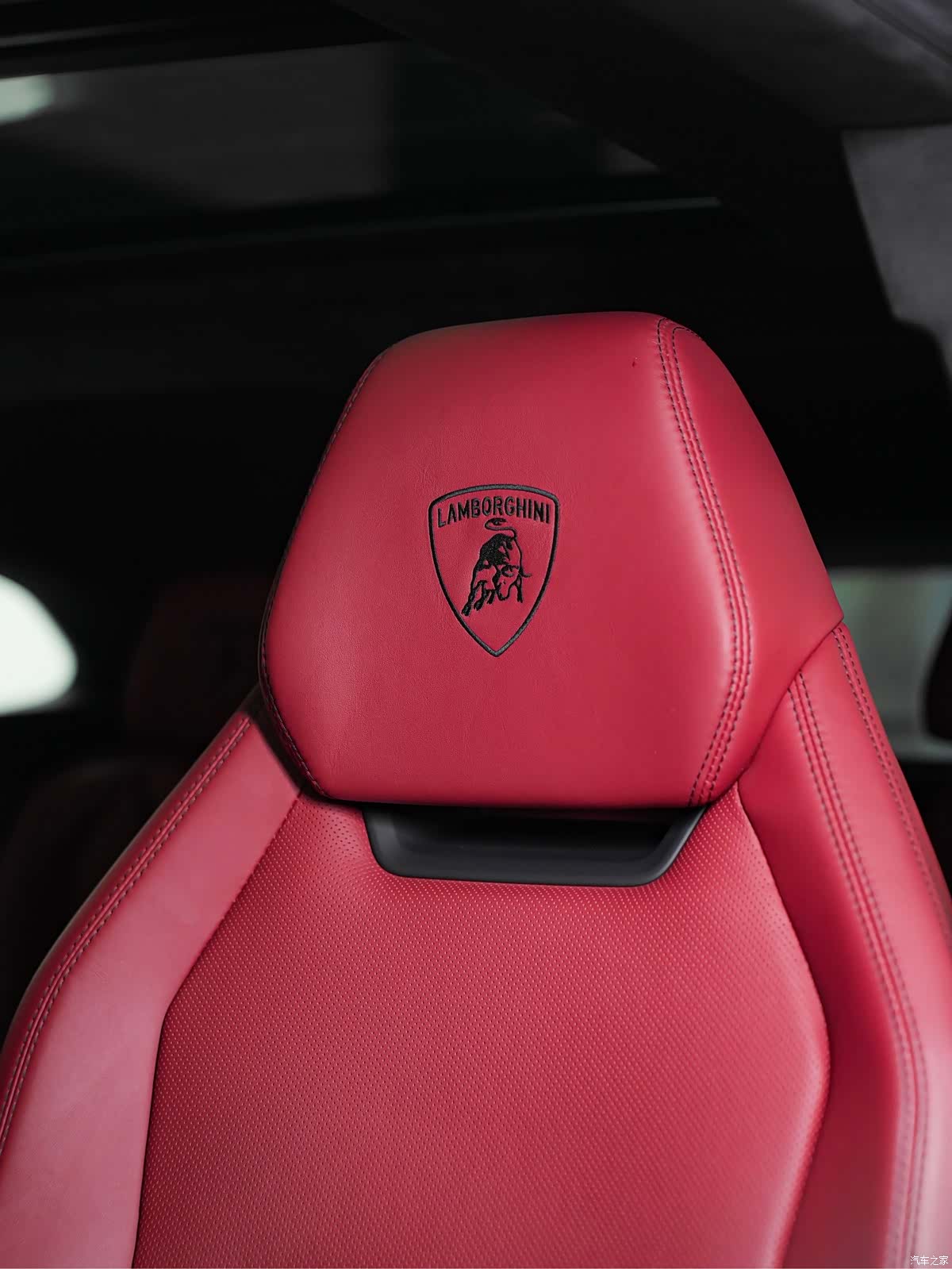 Lamborghini Urus, 2021 10