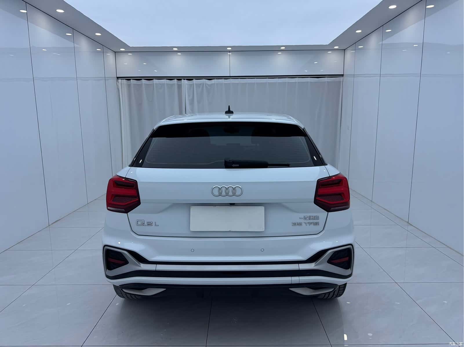 Audi Q2L, 2022 все фото