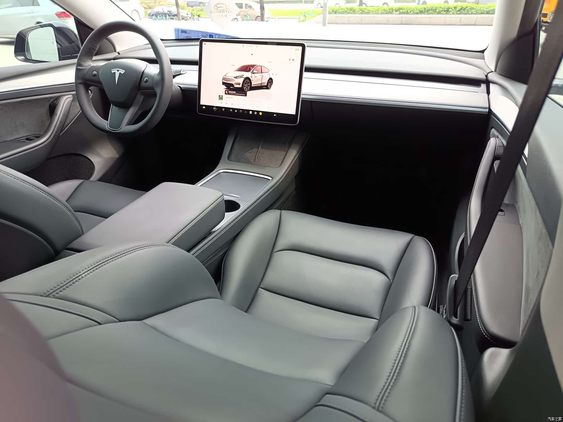 Tesla Model Y, 2024 13