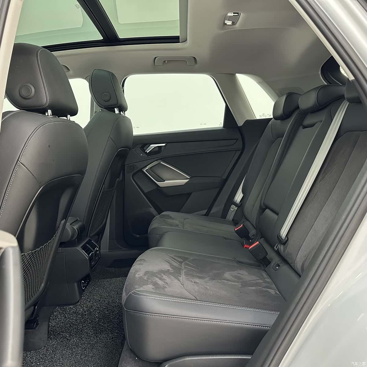 Audi Q3, 2023 8