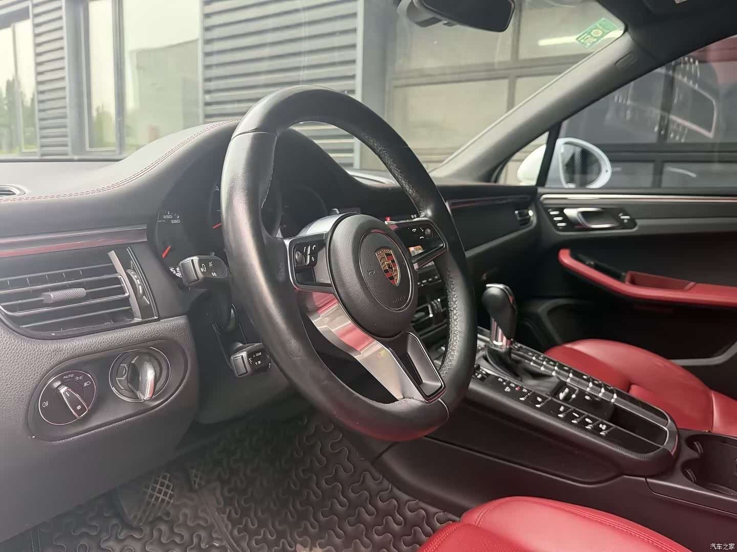 Porsche Macan, 2019 10