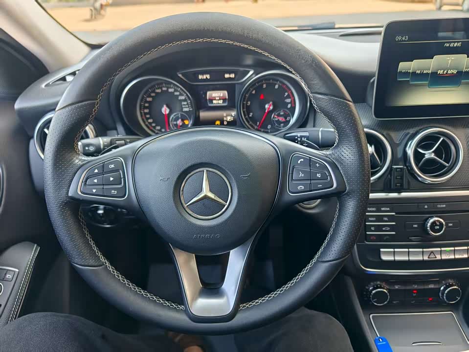 Mercedes-Benz GLA