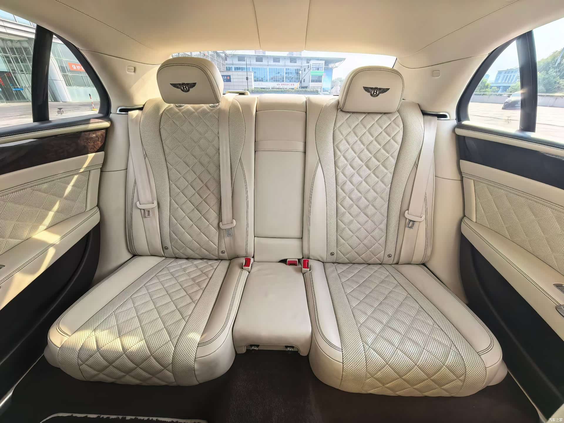 Bentley Flying Spur, 2020 9