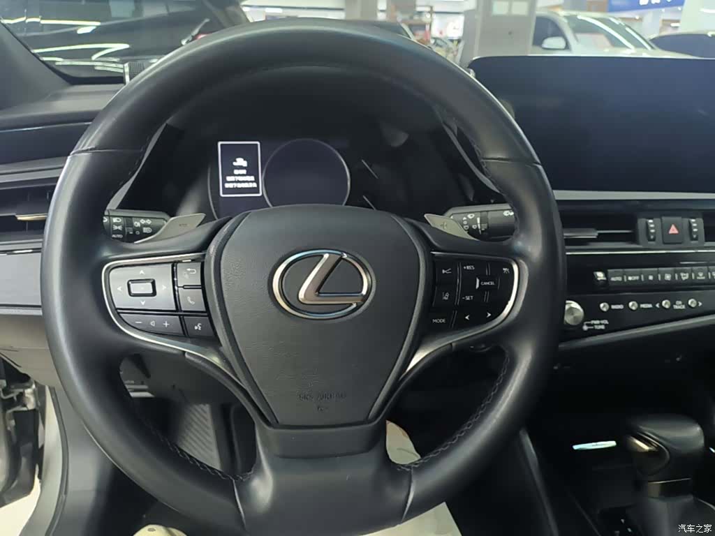 Lexus ES, 2024 11