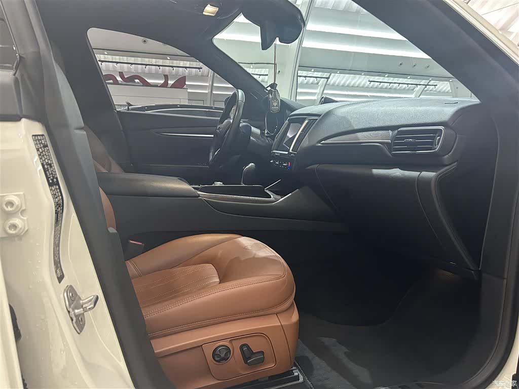 Maserati Levante, 2018 15