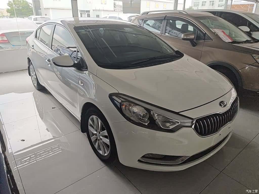 Kia K3, 2015 4