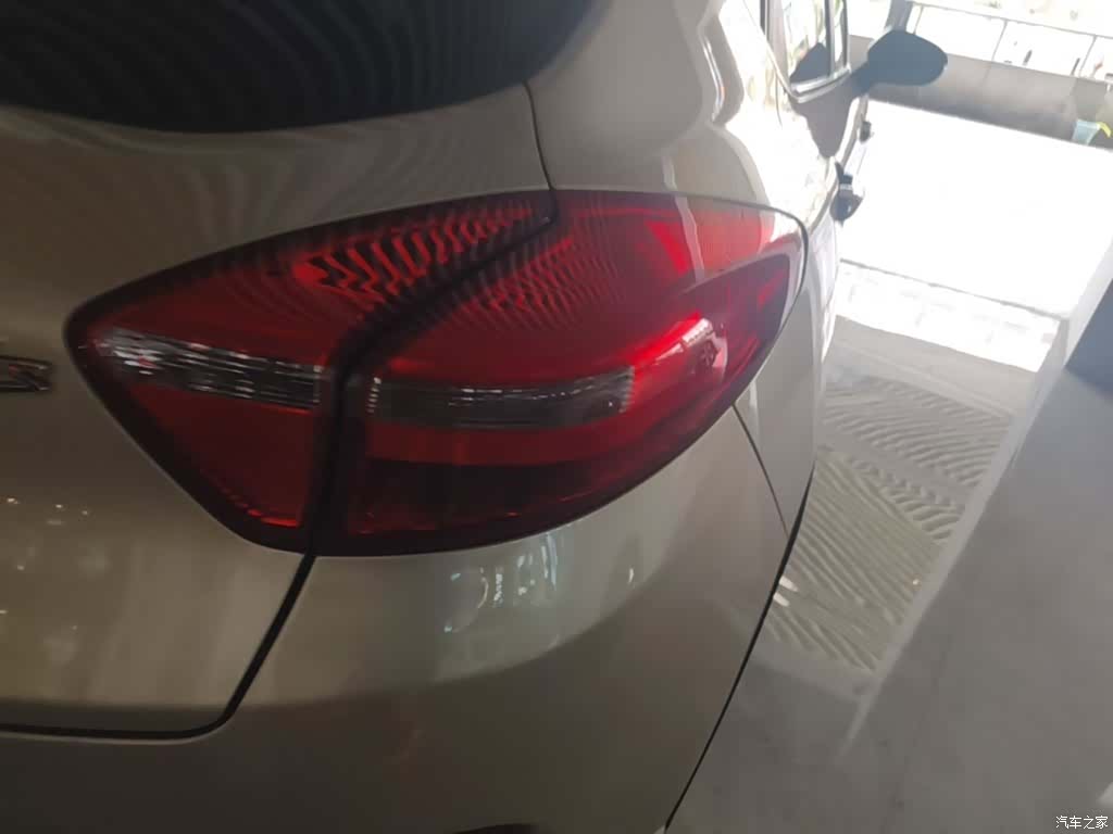 Geely Emgrand, 2016 8