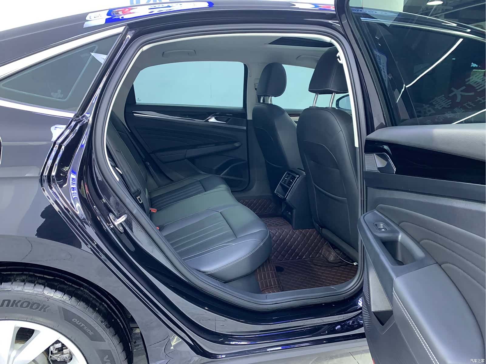 Volkswagen Passat, 2022 16