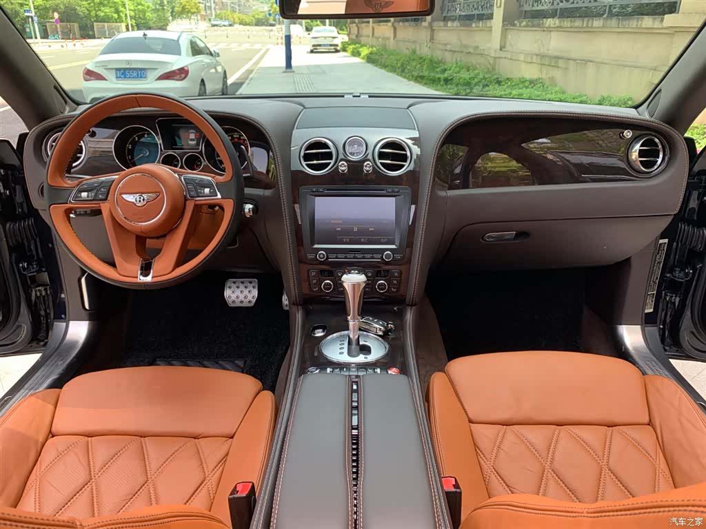 Bentley Flying Spur, 2013 19