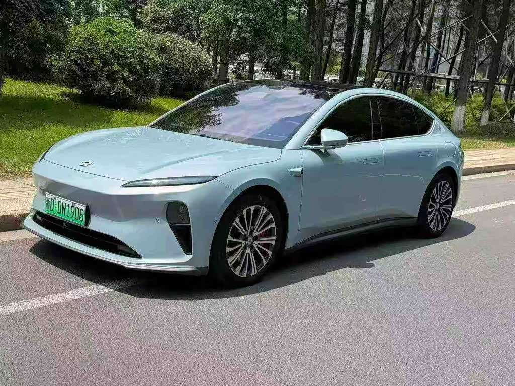 NIO ET5