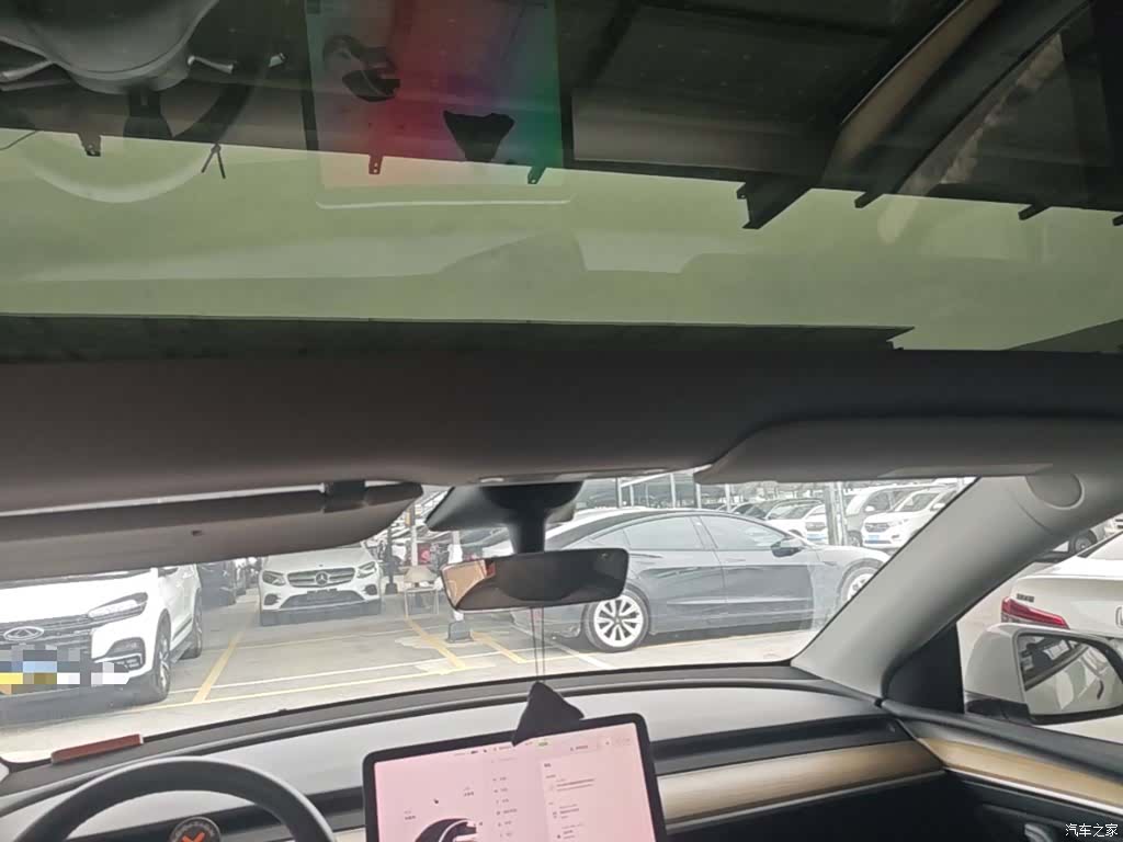 Tesla Model Y, 2023 18
