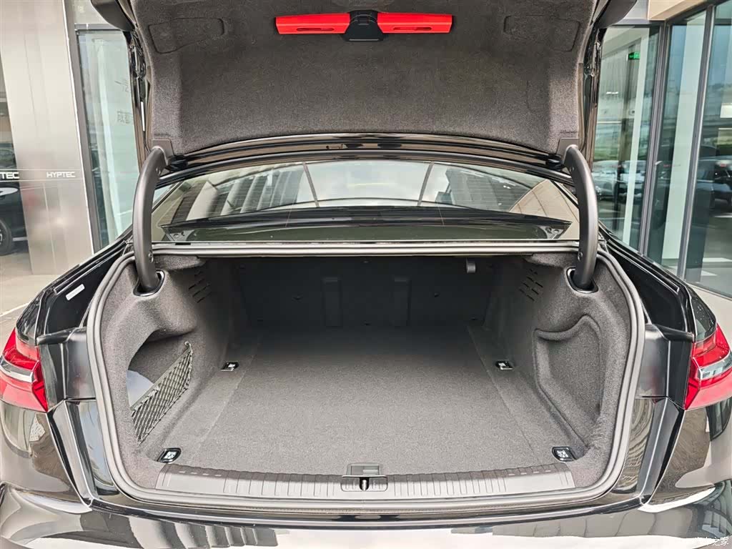 Audi A6L, 2020 9