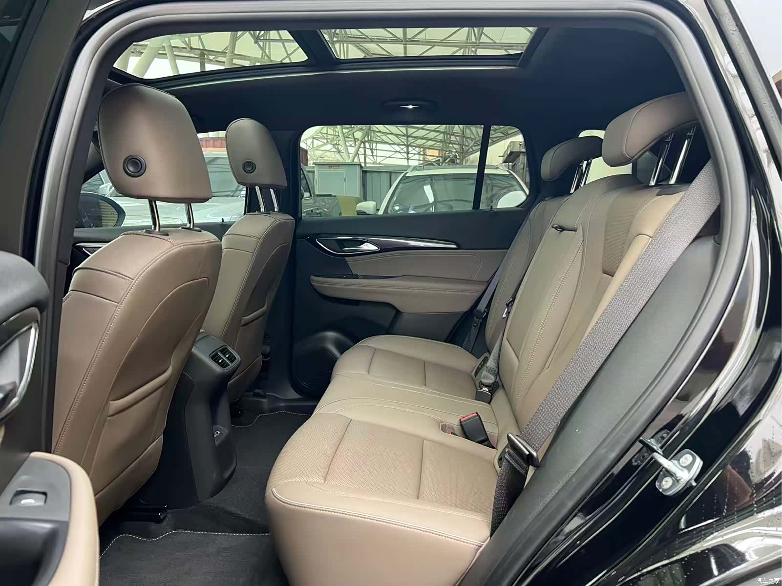 Buick Envision Plus, 2024 все фото