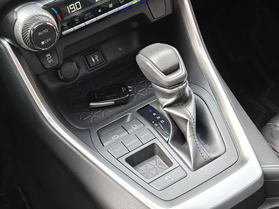 Toyota RAV4 Rongfang