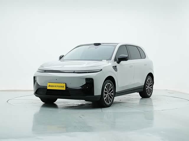 Leapmotor B10