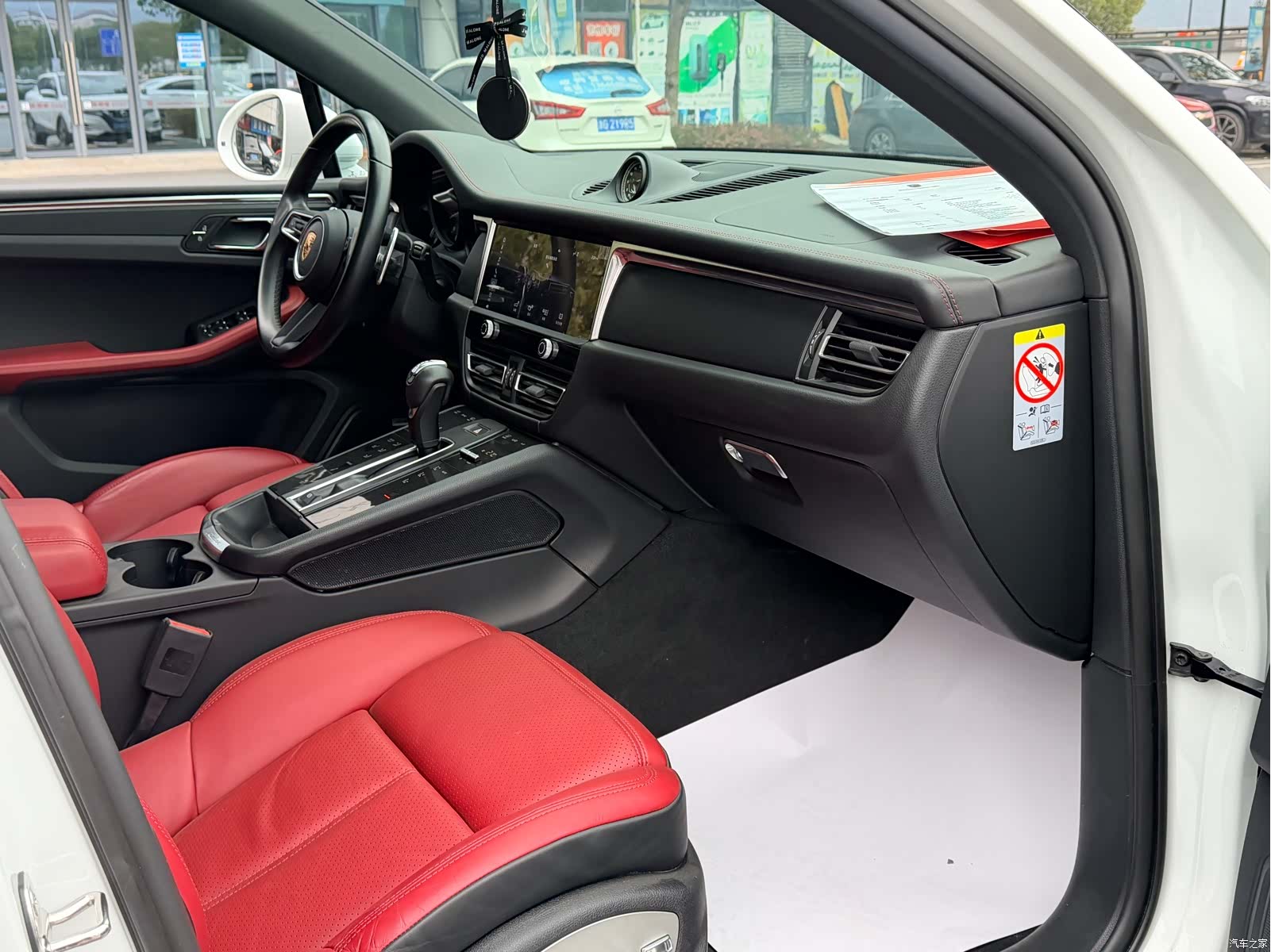 Porsche Macan, 2023 8