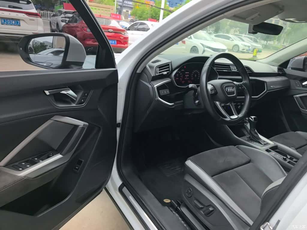 Audi Q3, 2019 16