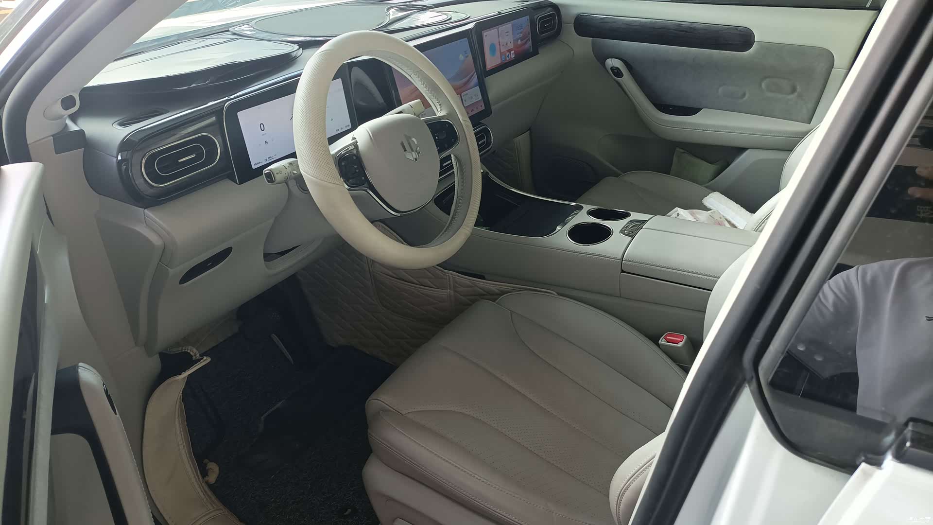 Leapmotor C11, 2022 4