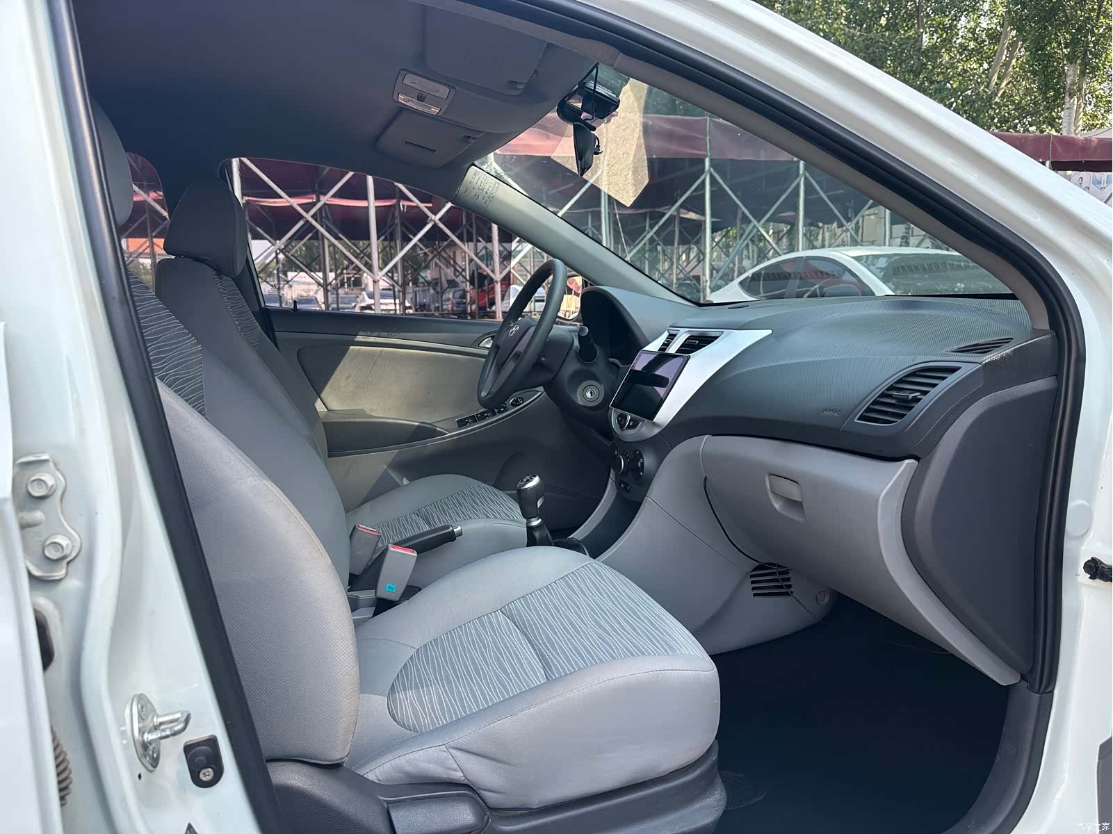 Hyundai GLS, 2016 12