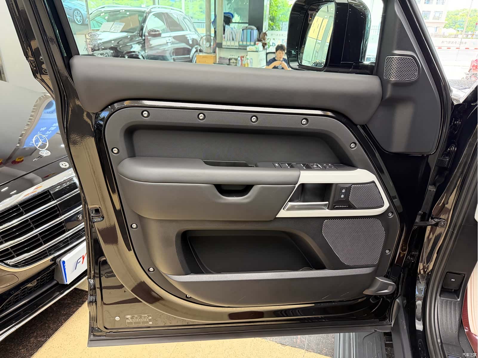 Land Rover Defender, 2024 все фото