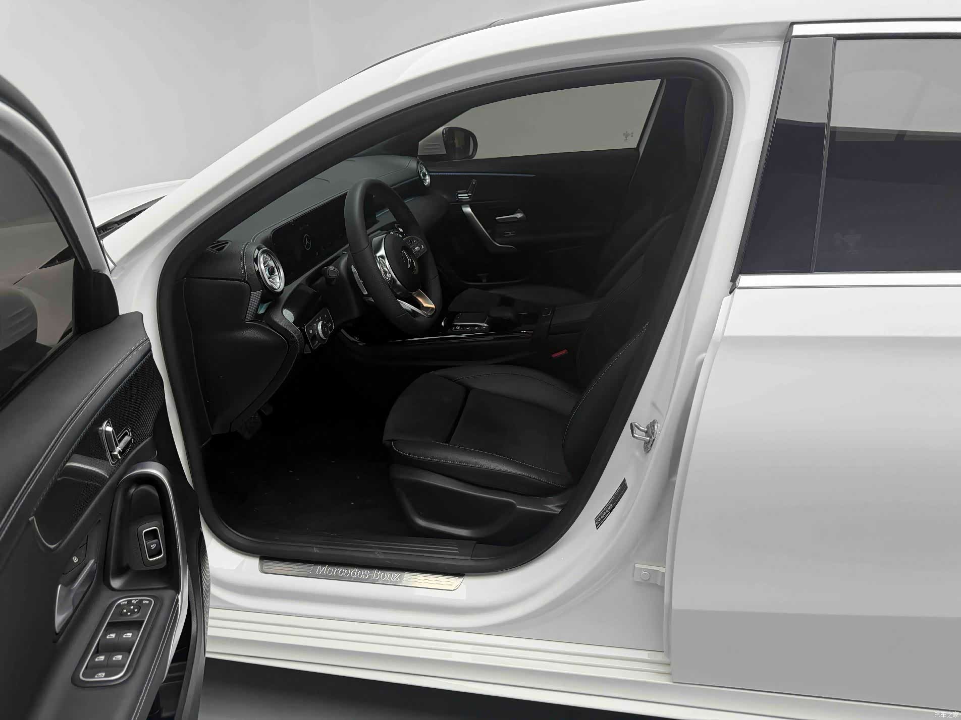 Mercedes-Benz A-Class, 2022 14