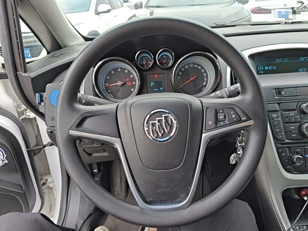Buick XT, 2015 11