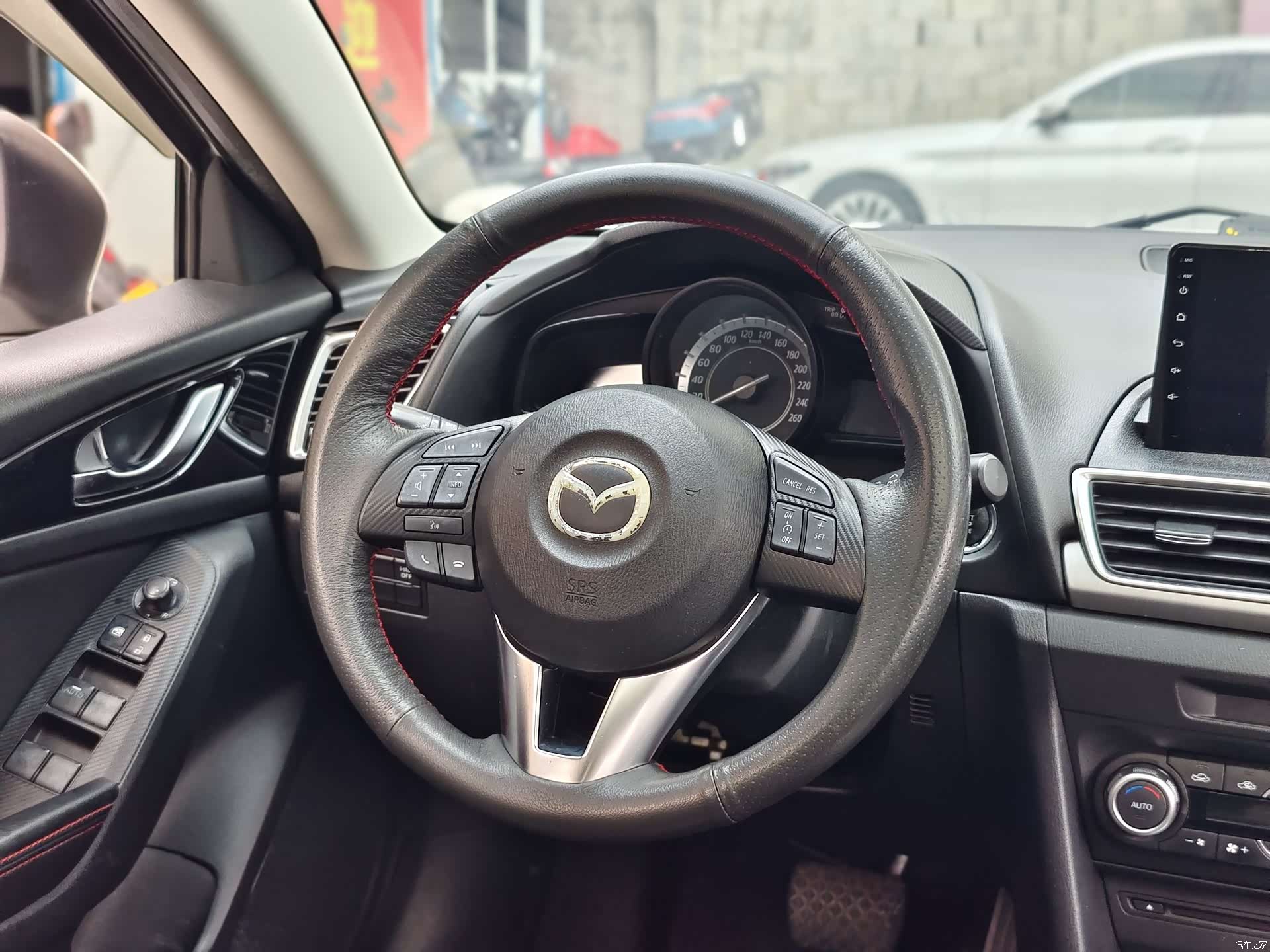 Mazda Mazda3, 2014 9
