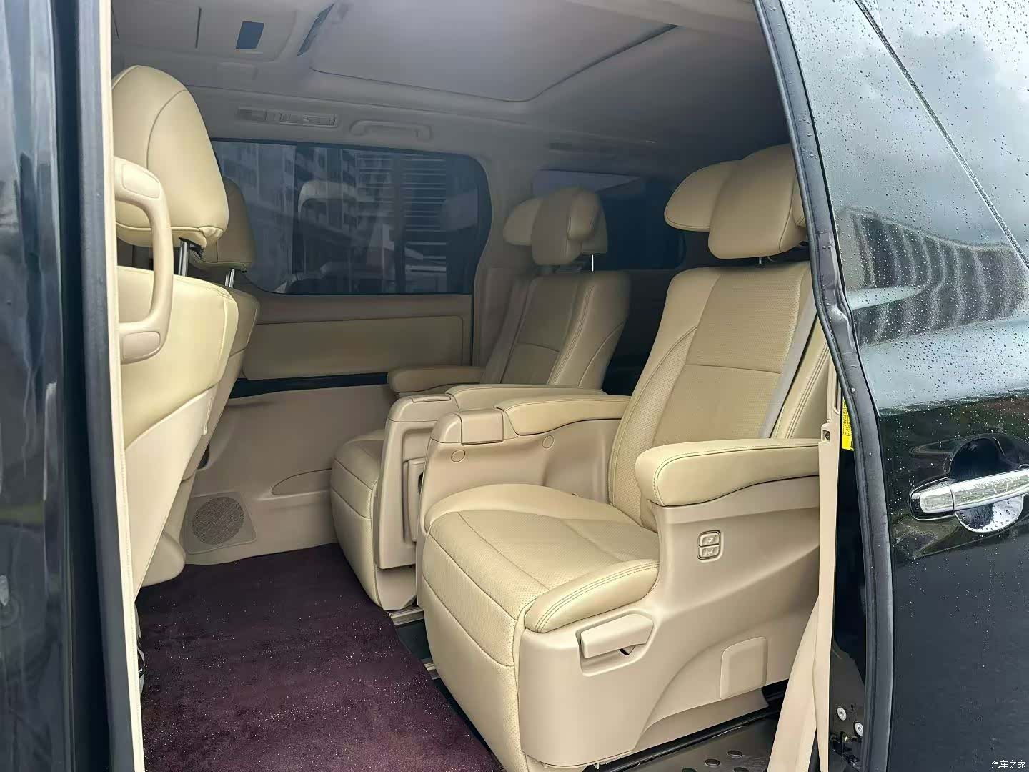 Toyota Alphard, 2012 все фото