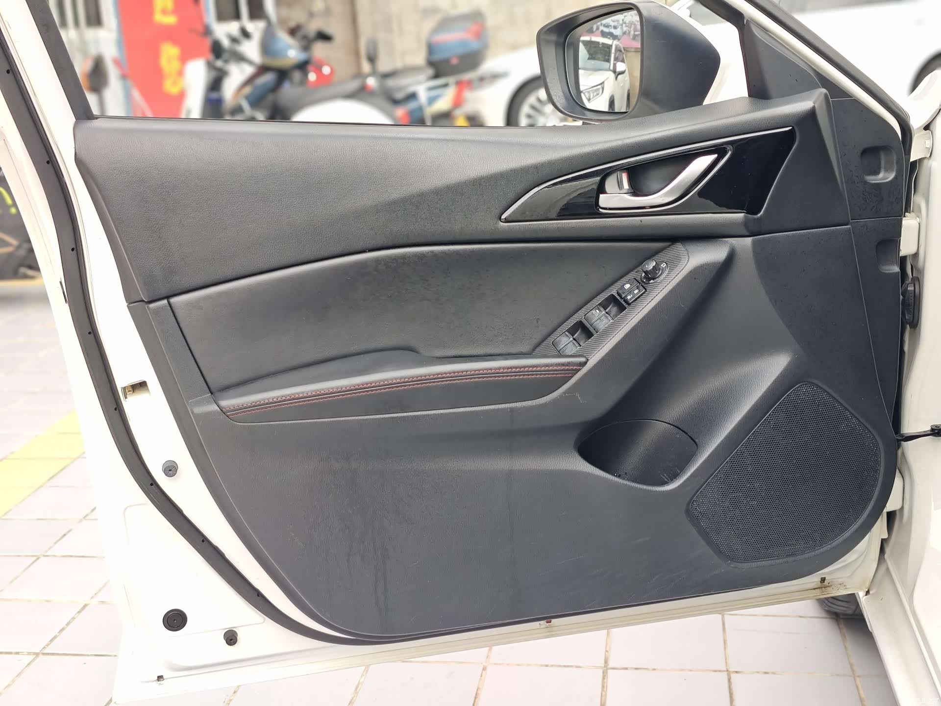 Mazda Mazda3, 2014 15