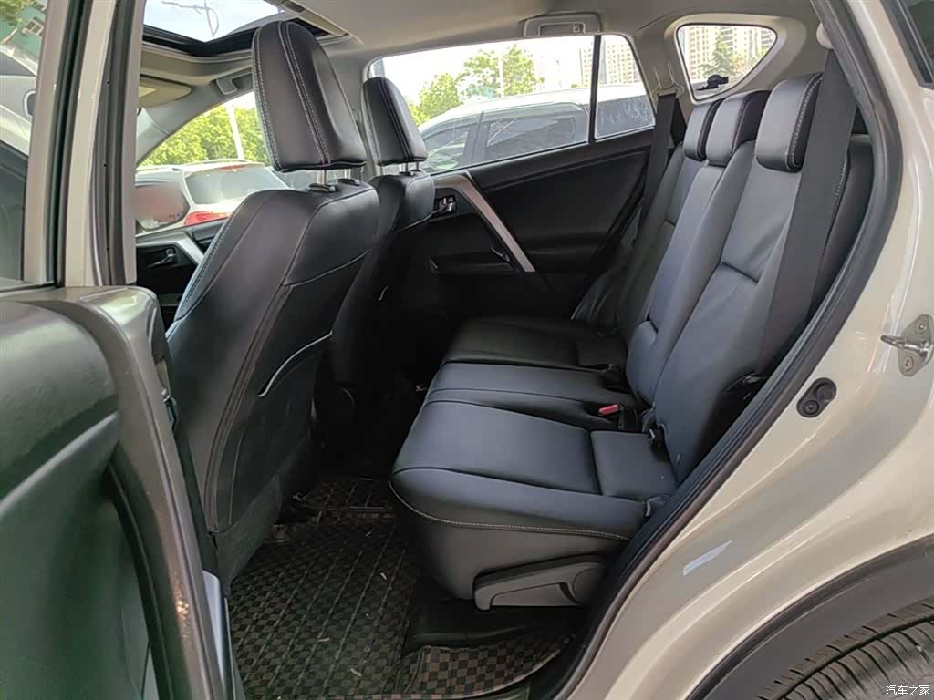 Toyota RAV4, 2017 17