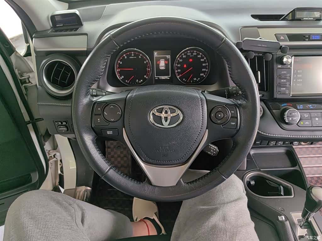 Toyota RAV4, 2017 11