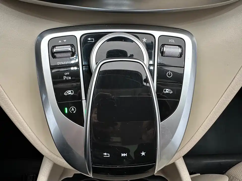 Mercedes-Benz V-class