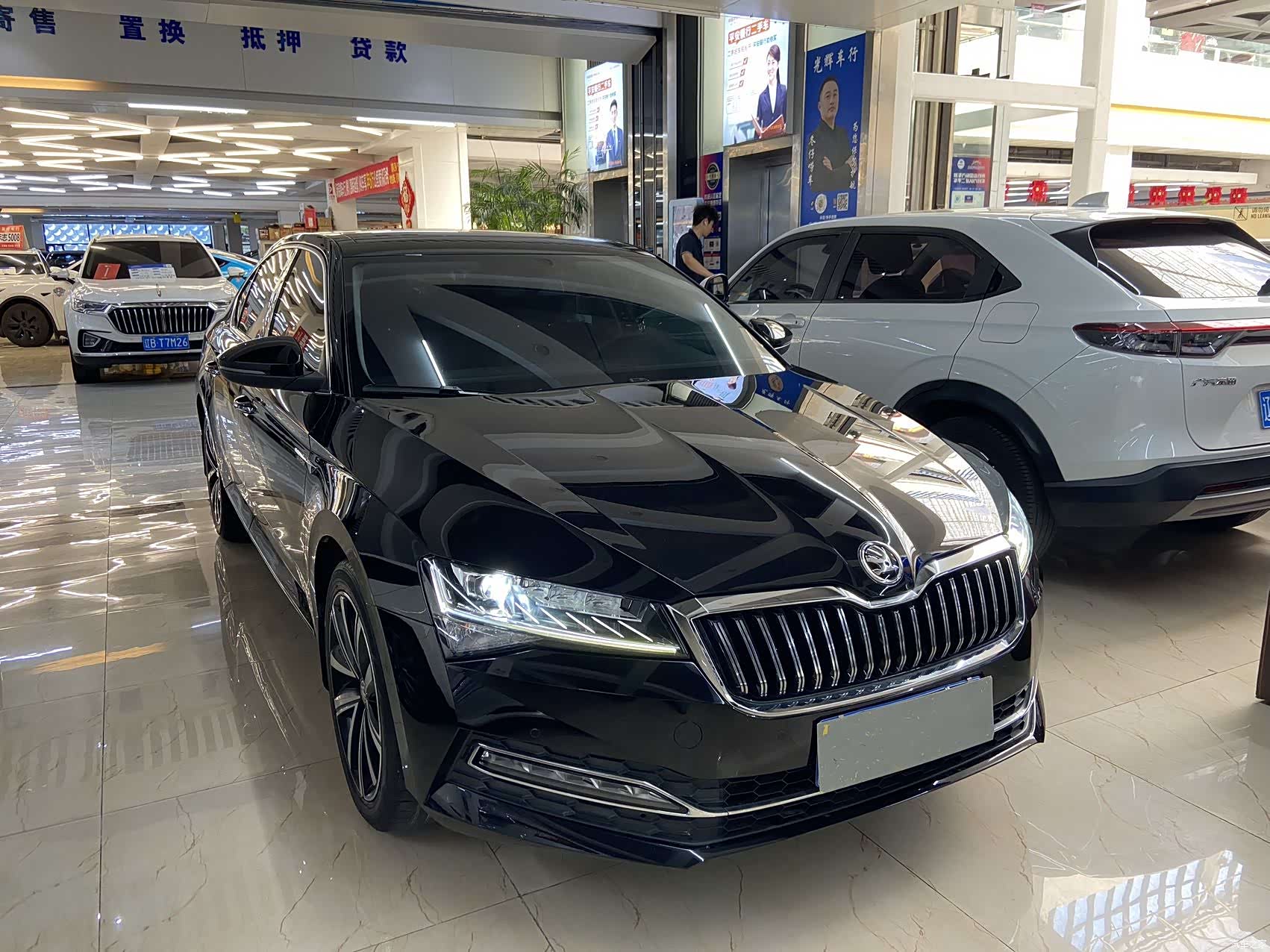 Skoda Superb, 2022 3