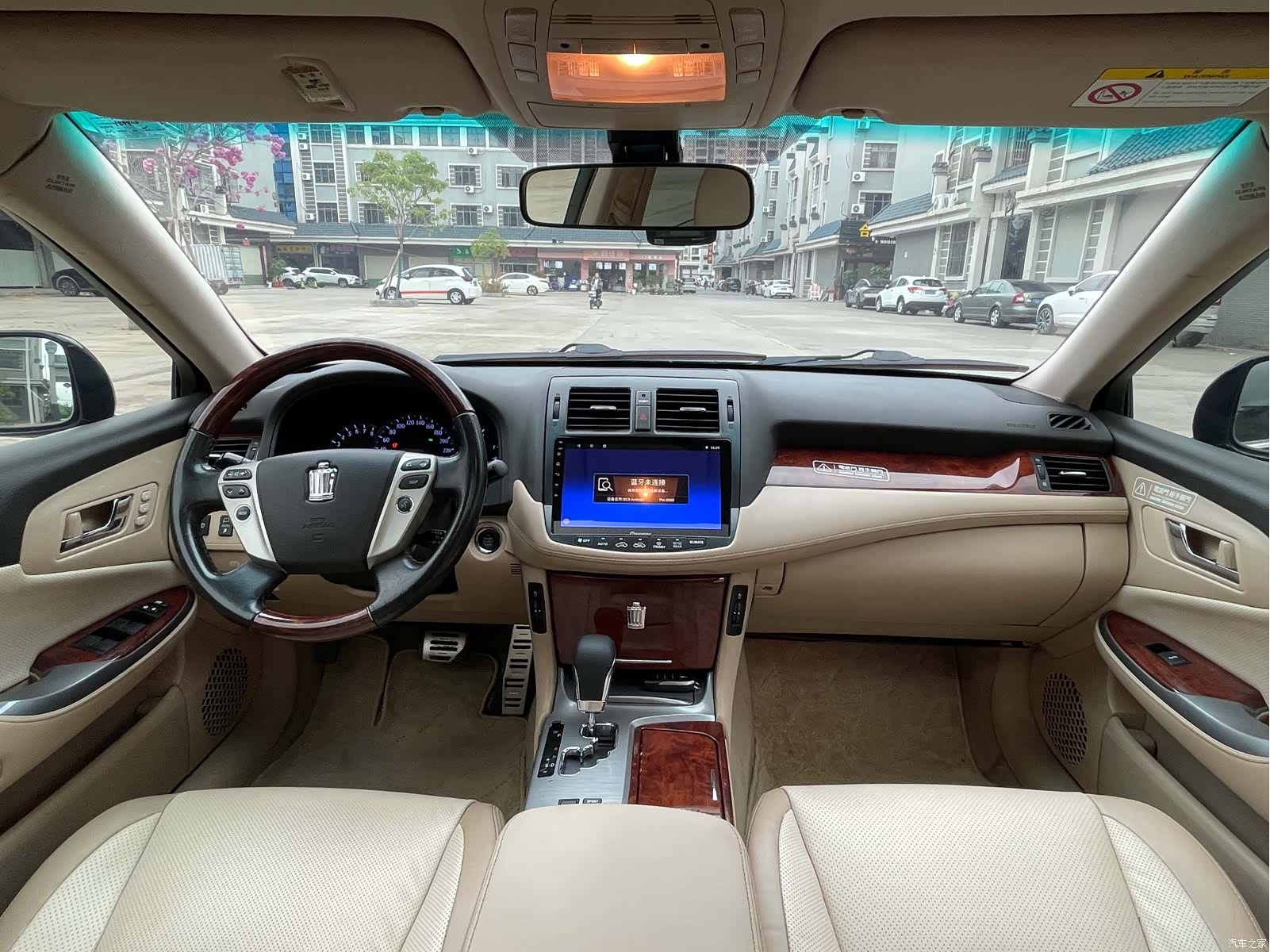 Toyota Crown, 2013 все фото