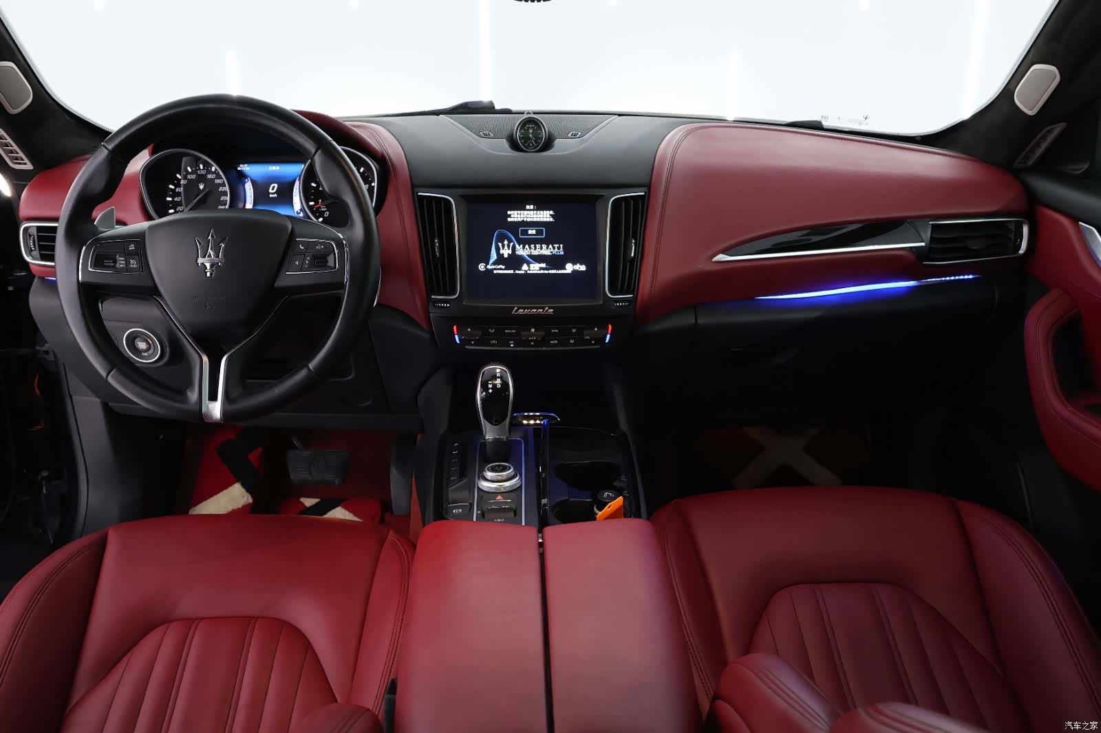 Maserati Levante, 2017 все фото