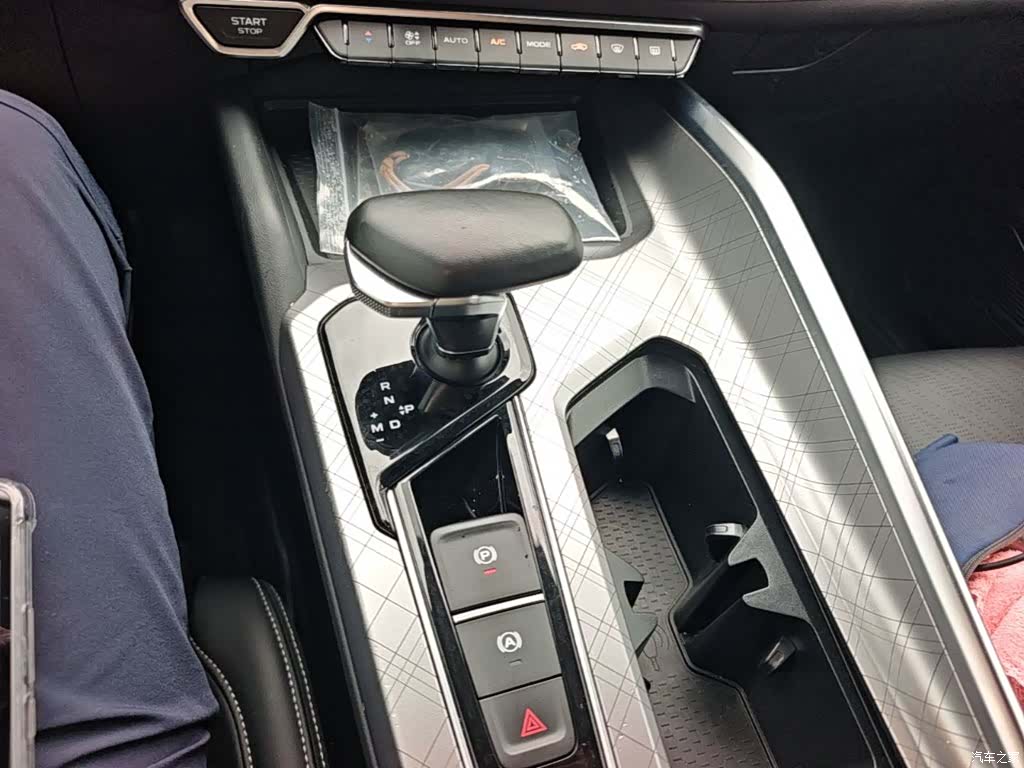 Geely Preface, 2022 14
