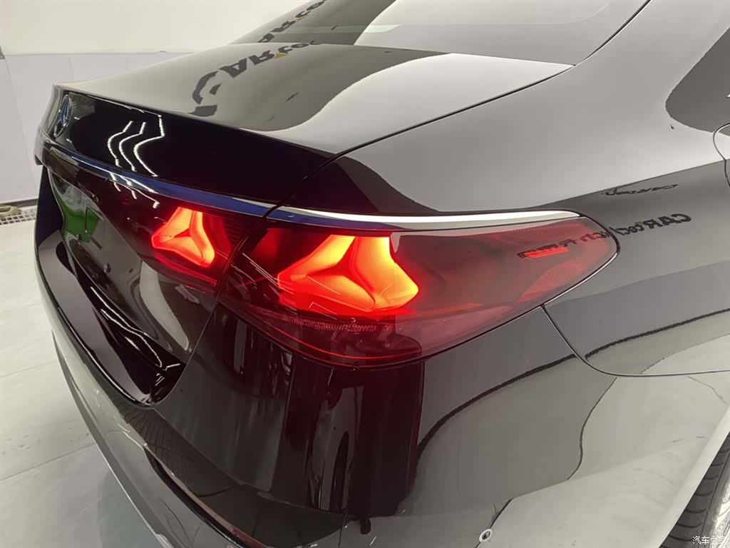 Mercedes-Benz E-Class, 2024 10