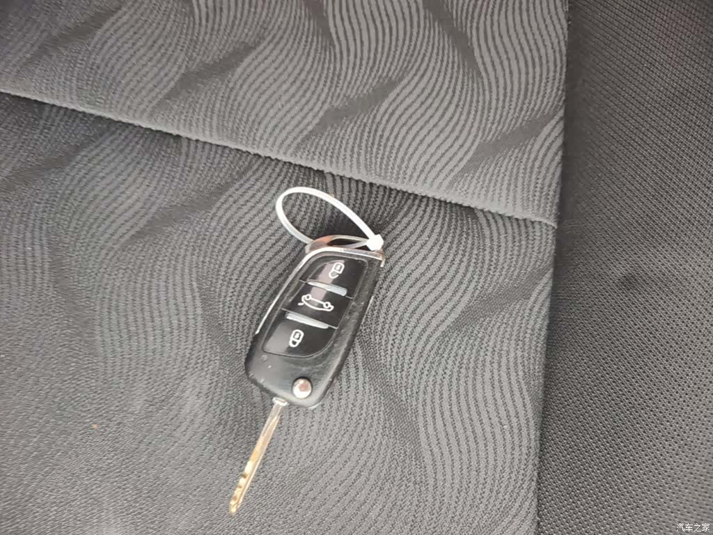 Kia K2, 2015 9
