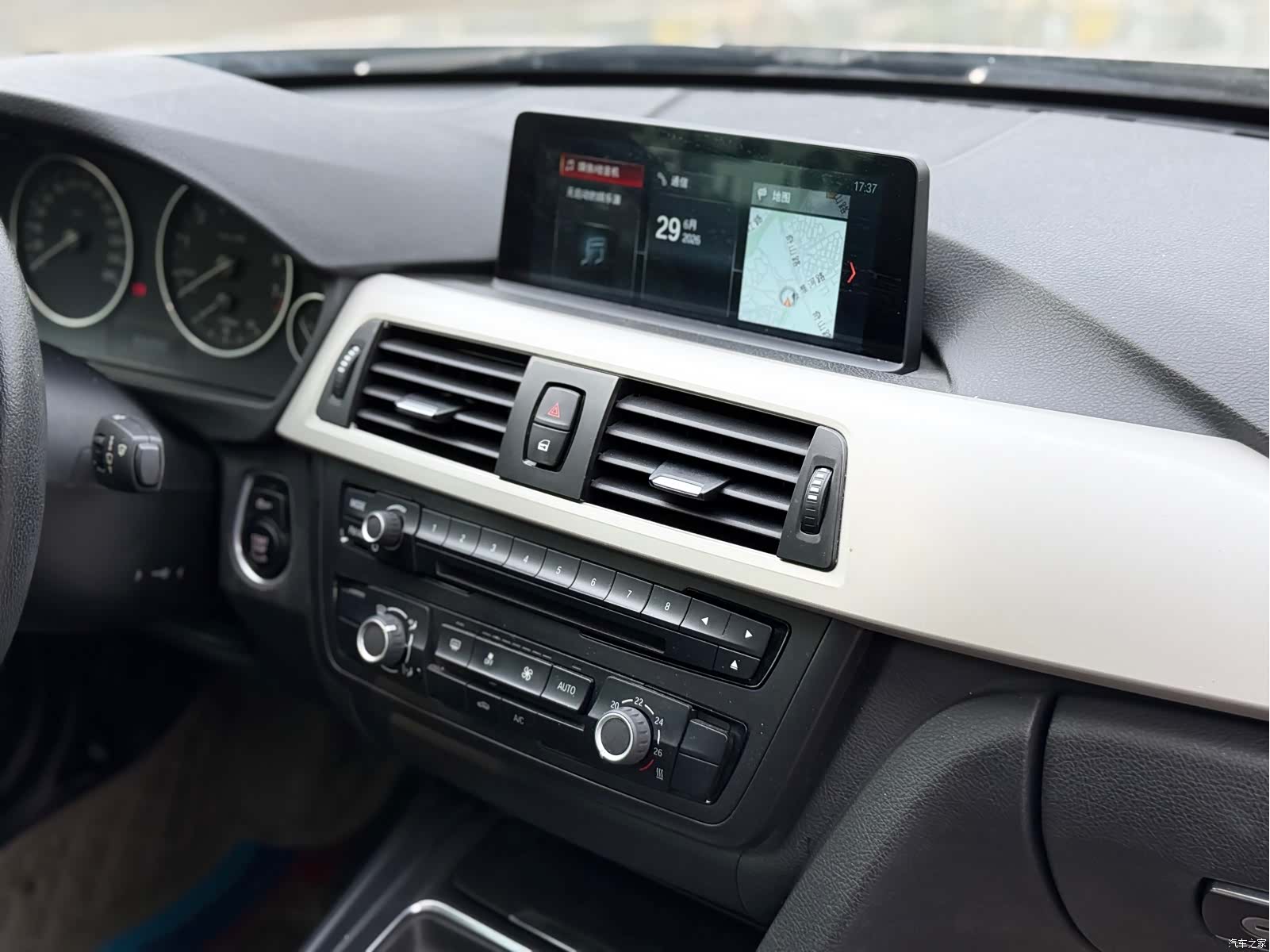 BMW 3 Series, 2015 13