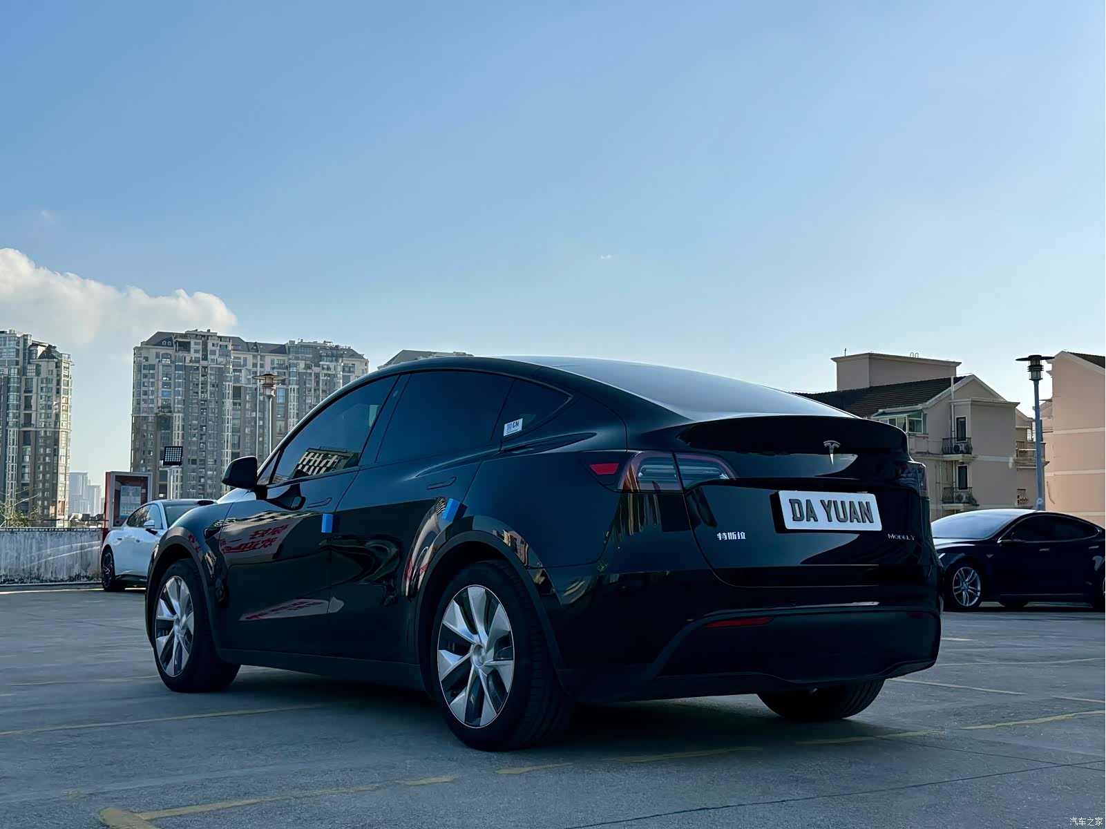Tesla Model Y, 2023 4