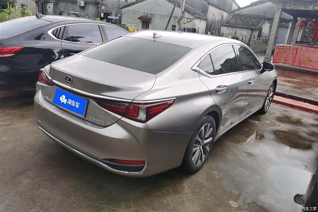 Lexus ES, 2021 3