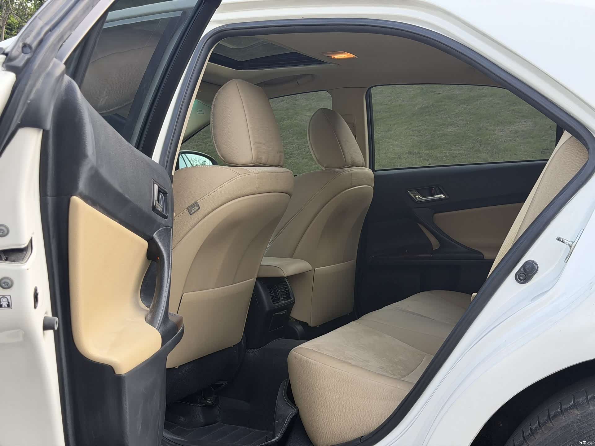 Toyota 2.5V, 2015 8