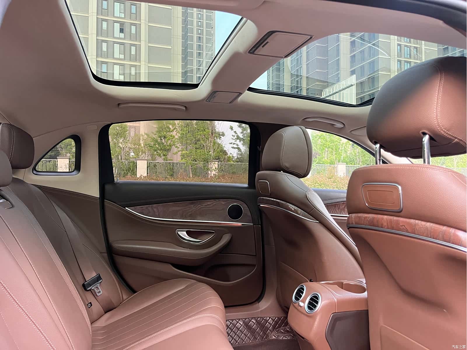 Mercedes-Benz E-Class, 2020 10