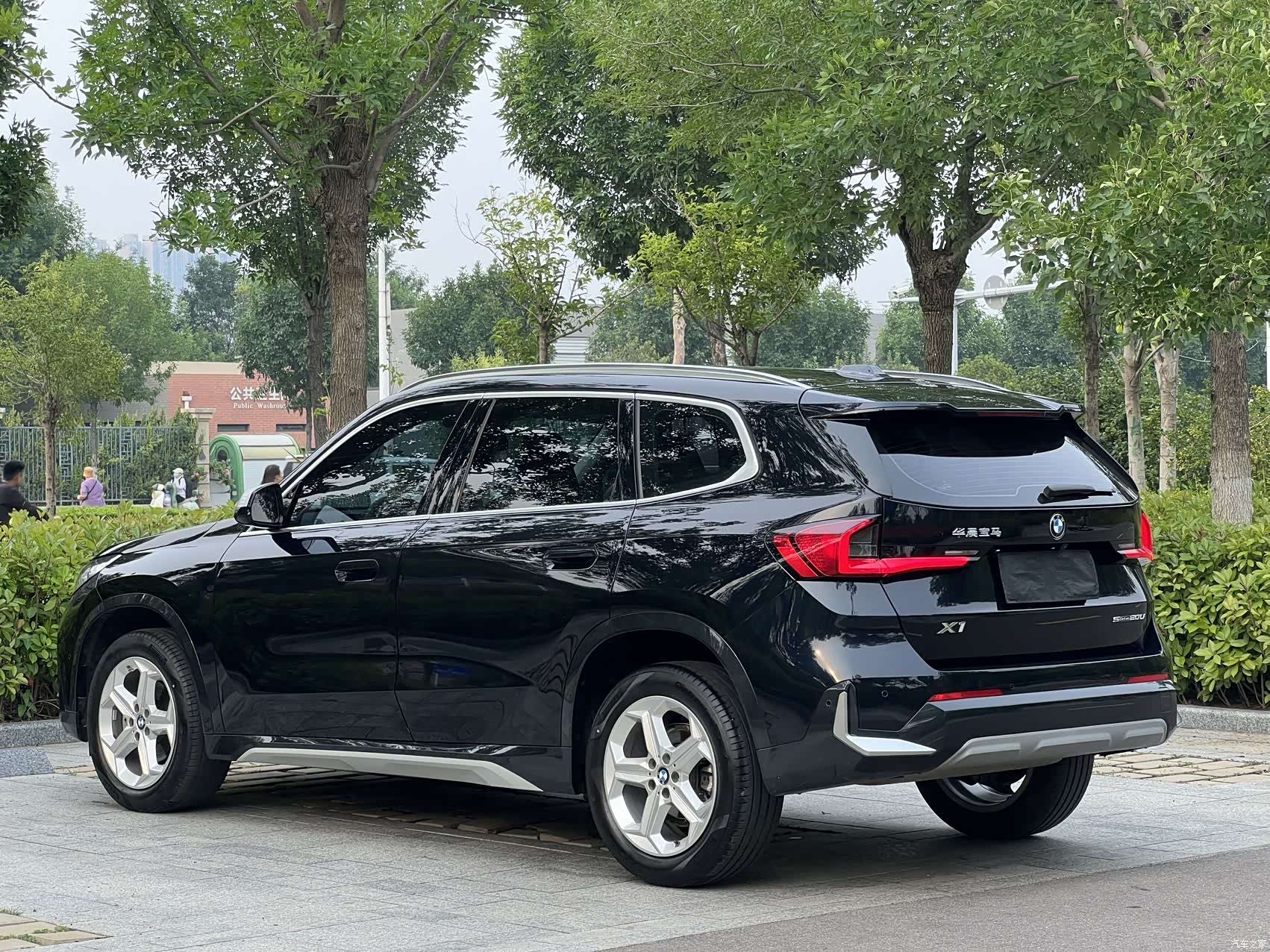 BMW X1, 2023 все фото
