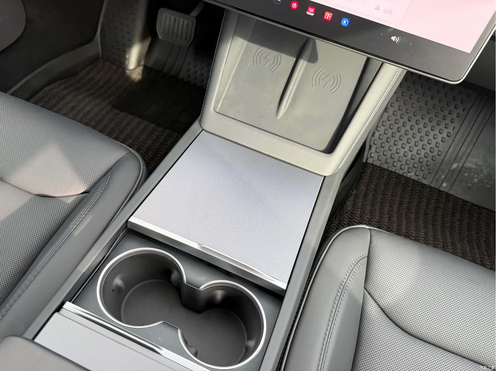 Tesla Model 3, 2025 7