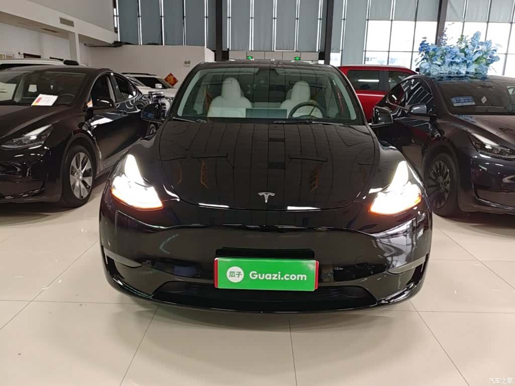 Tesla Model Y, 2023 3