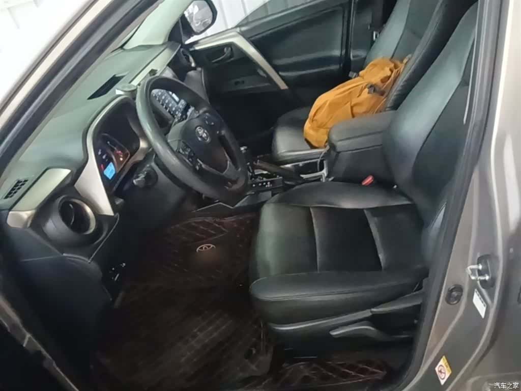 Toyota RAV4, 2016 15